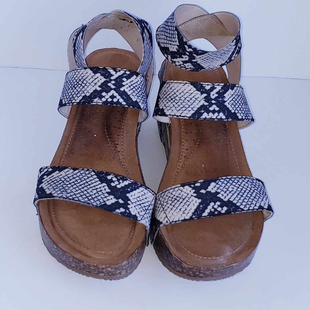 Shoes - Picture 2 of 2
